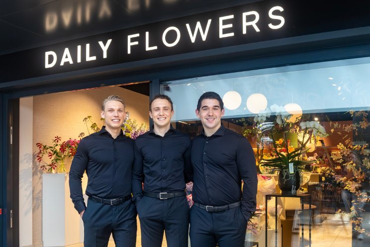 Daily Flowers opent shop en 100 bloemenautomaten